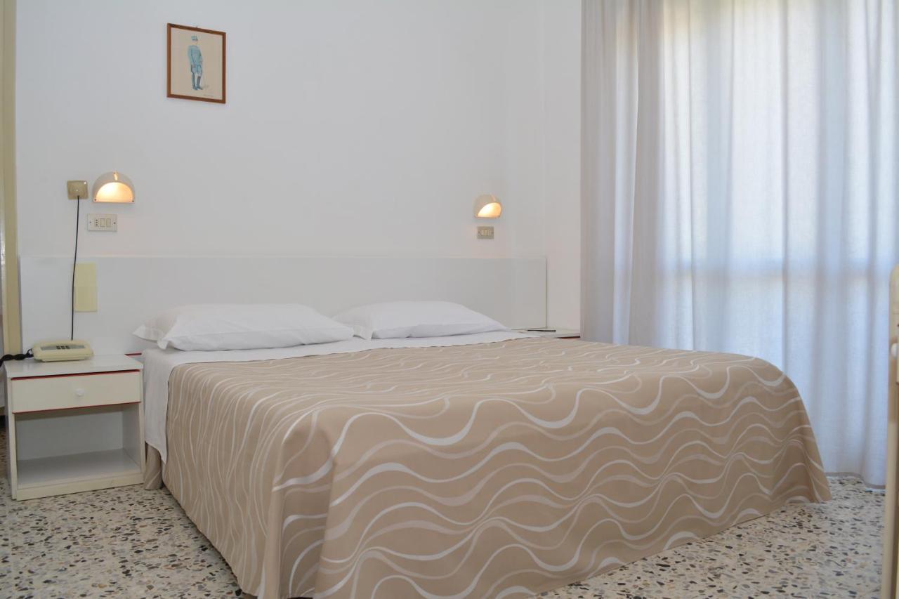 Hotel Viamare Milano Marittima Exterior foto